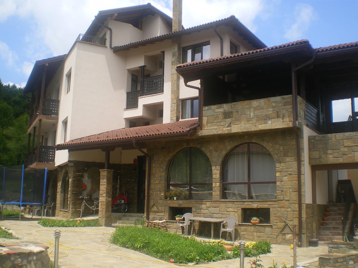 Family Hotel Balkana Apriltsi  Dış mekan fotoğraf