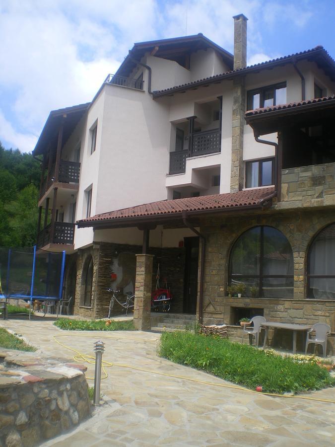Family Hotel Balkana Apriltsi  Dış mekan fotoğraf