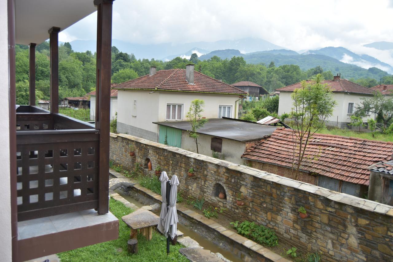 Family Hotel Balkana Apriltsi  Dış mekan fotoğraf