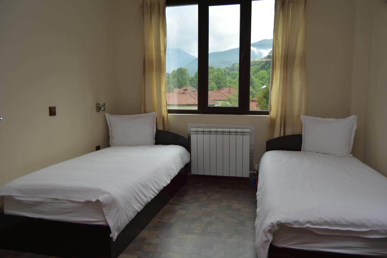 Family Hotel Balkana Apriltsi  Dış mekan fotoğraf