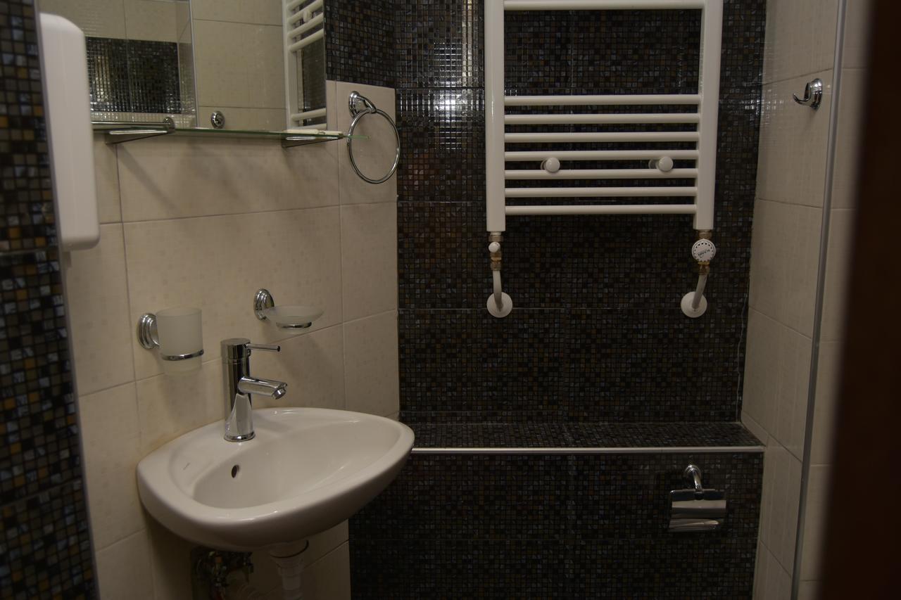 Family Hotel Balkana Apriltsi  Dış mekan fotoğraf