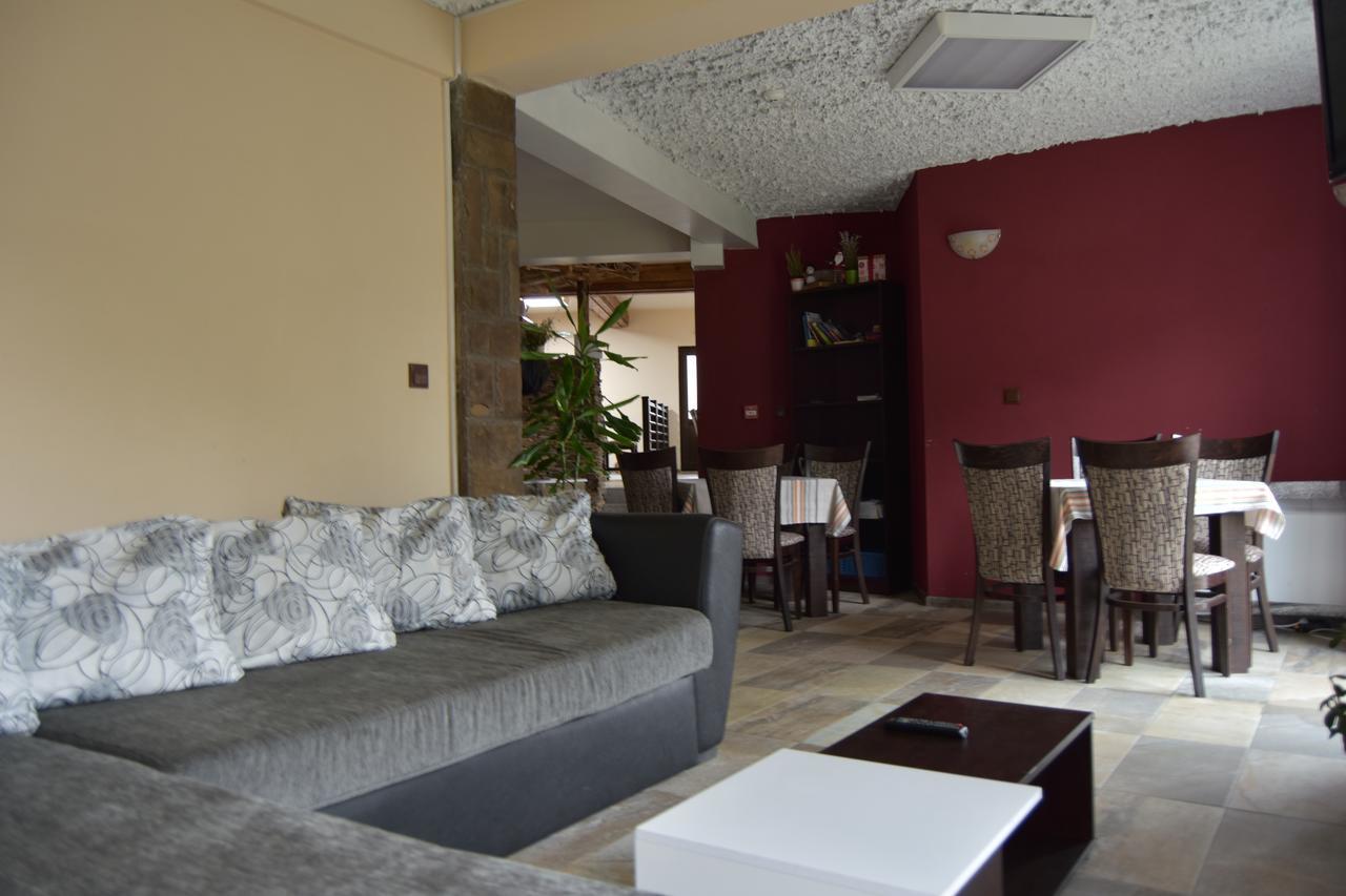 Family Hotel Balkana Apriltsi  Dış mekan fotoğraf